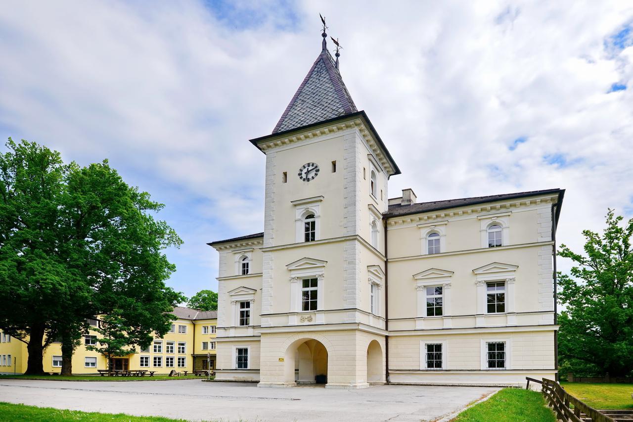 Bildungshaus Schloss Krastowitz Hotel Klagenfurt am Woerthersee Exterior foto